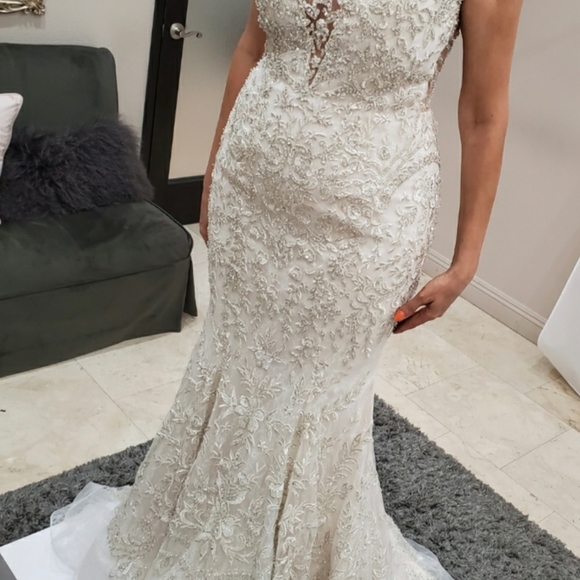 Wedding dress  Size 6 - Picture 2 of 5